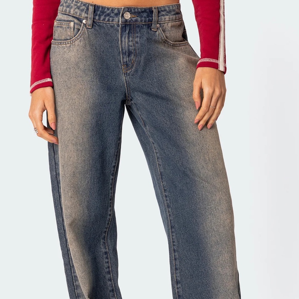 Edikted Low Rise Raelynn Jeans - Picture 3 of 3